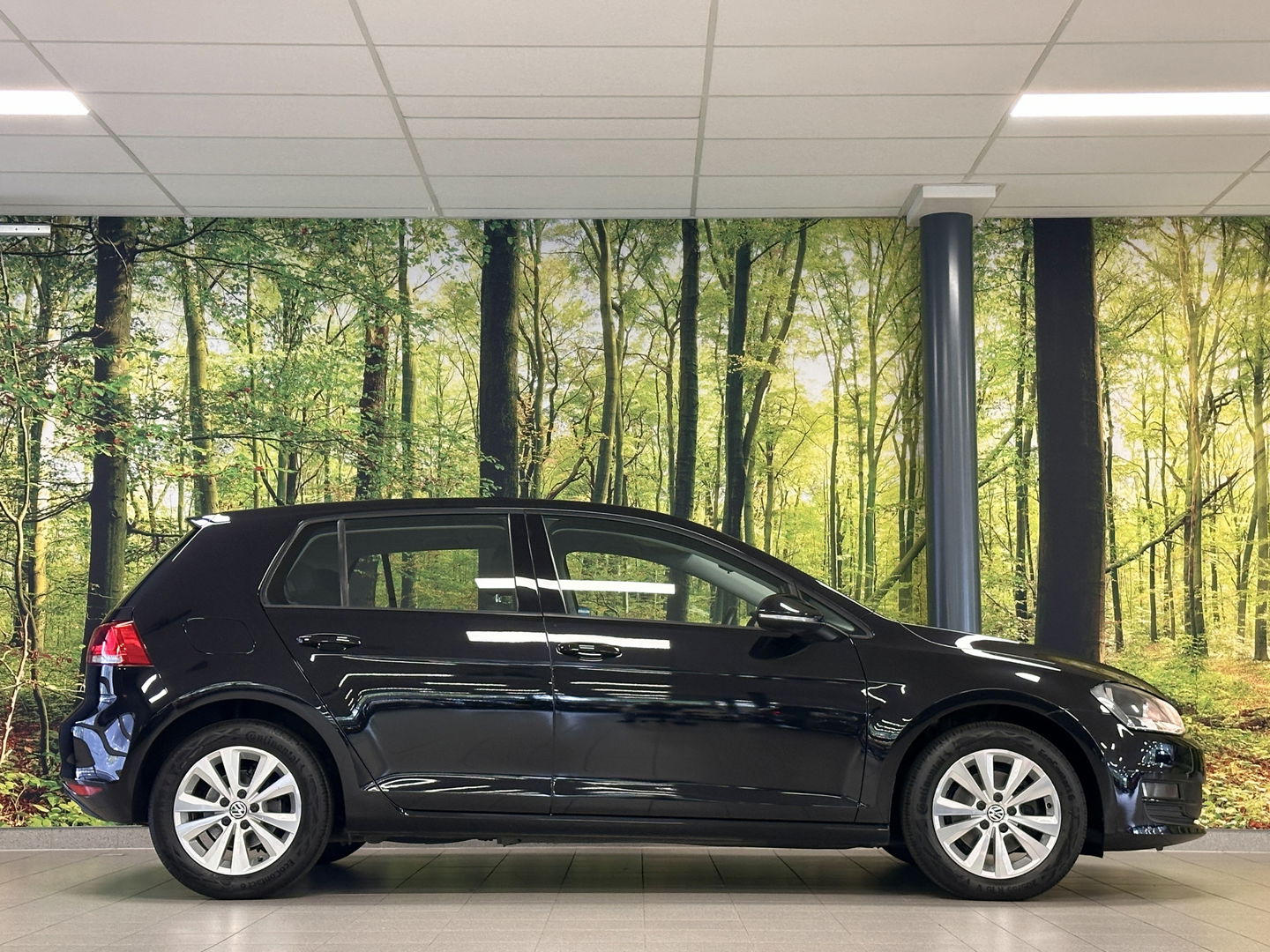 Volkswagen Golf 1.6 TDI Comfortline | Origineel Nederlands! | Cruise Control | Parkeersensoren | Bluetooth | Airconditioning | DAB | Navigatie | Centrale Deurvergrendeling