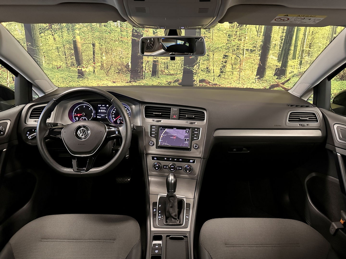 Volkswagen Golf 1.6 TDI Comfortline | Origineel Nederlands! | Cruise Control | Parkeersensoren | Bluetooth | Airconditioning | DAB | Navigatie | Centrale Deurvergrendeling