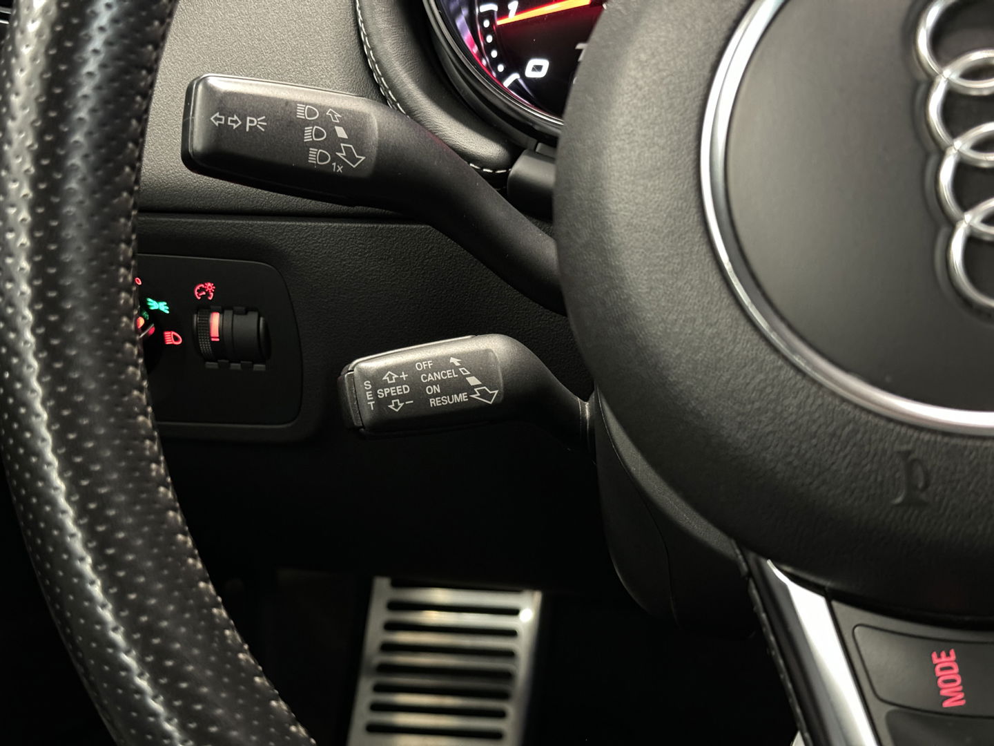 Audi TT 2.5 T TT RS Plus Pro Line | 360 PK! | RS Seats | 20" Licht Metaal | BOSE | Cruise Control | Rijmodus Regeling | Climate Control | Navigatie |