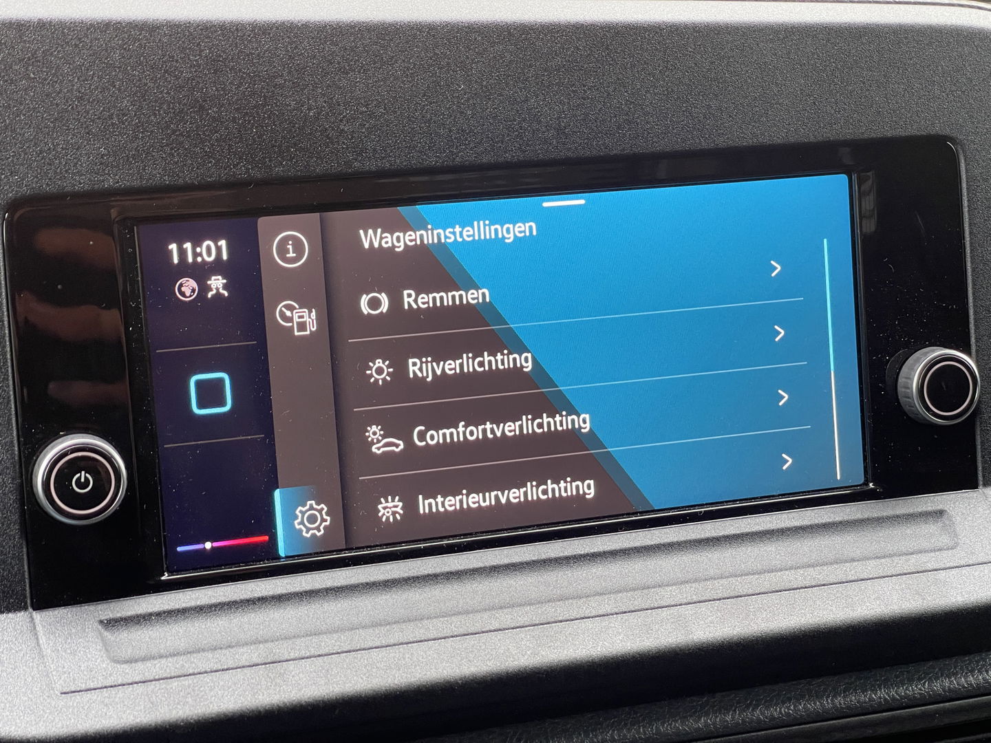Volkswagen Caddy Cargo 2.0 TDI Comfort | Eibach Verlaagd | Apple Carplay | Cruise Control |Parkeersensoren Achter | Bluetooth | Stop&GO | Trekhaak | 19'' Lichtmetaal |