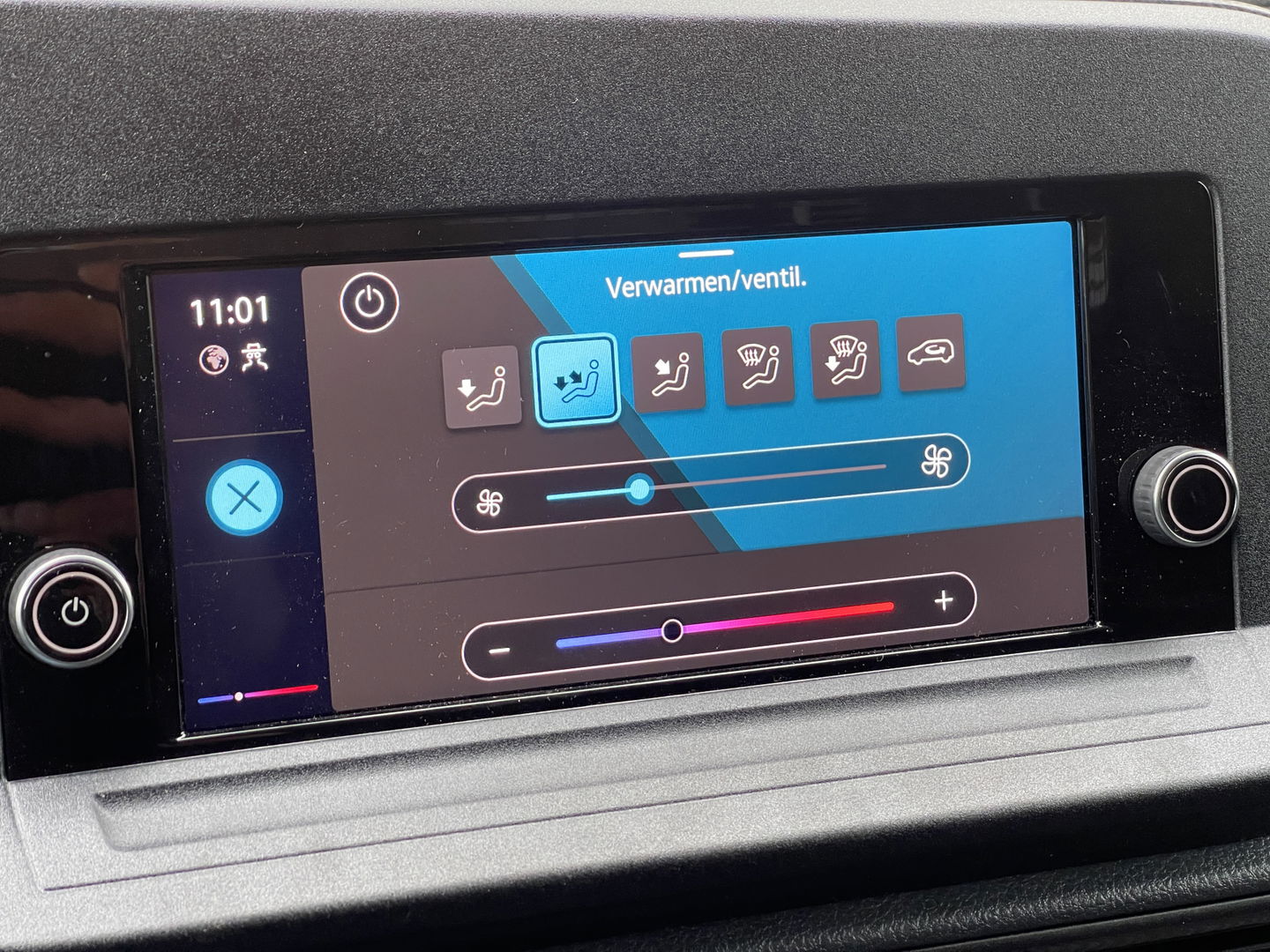 Volkswagen Caddy Cargo 2.0 TDI Comfort | Eibach Verlaagd | Apple Carplay | Cruise Control |Parkeersensoren Achter | Bluetooth | Stop&GO | Trekhaak | 19'' Lichtmetaal |