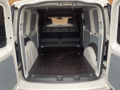 Volkswagen Caddy Cargo 2.0 TDI Comfort | Eibach Verlaagd | Apple Carplay | Cruise Control |Parkeersensoren Achter | Bluetooth | Stop&GO | Trekhaak | 19'' Lichtmetaal |