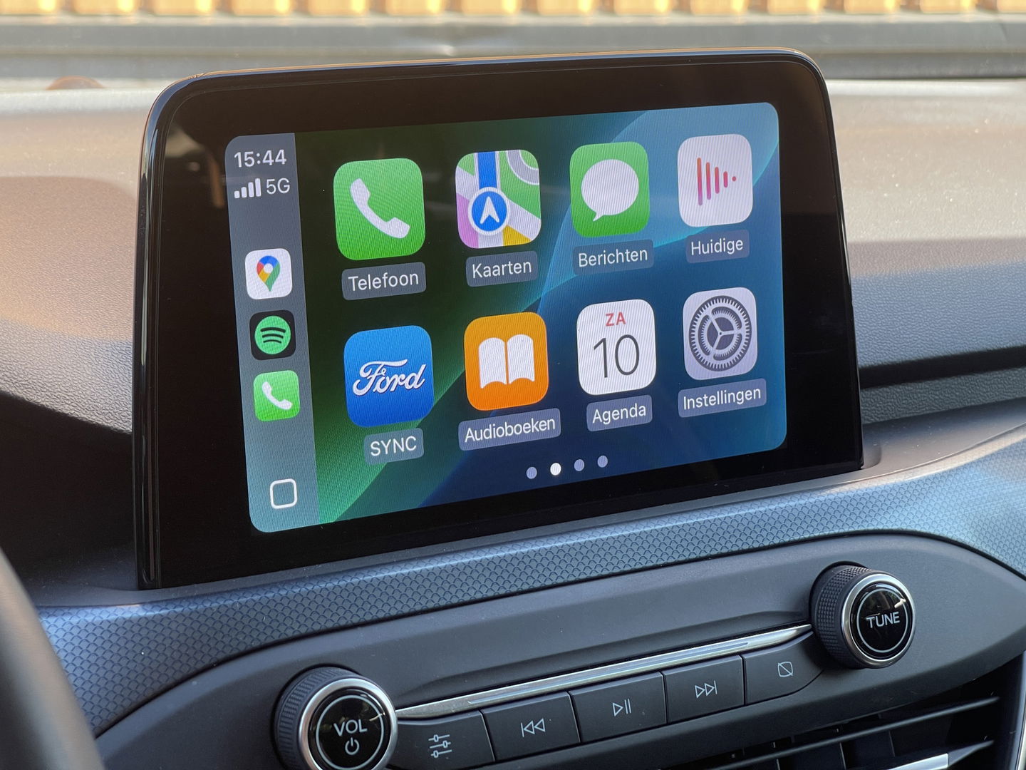 Ford Focus 1.0 EcoBoost Active Titanium X Business | Cruise Control | Achteruitrijcamera | Keyless Go/Entry | Parkeersensoren | Apple Carplay/Android Auto | DAB | Stuurverwarming | Stoelverwarming |
