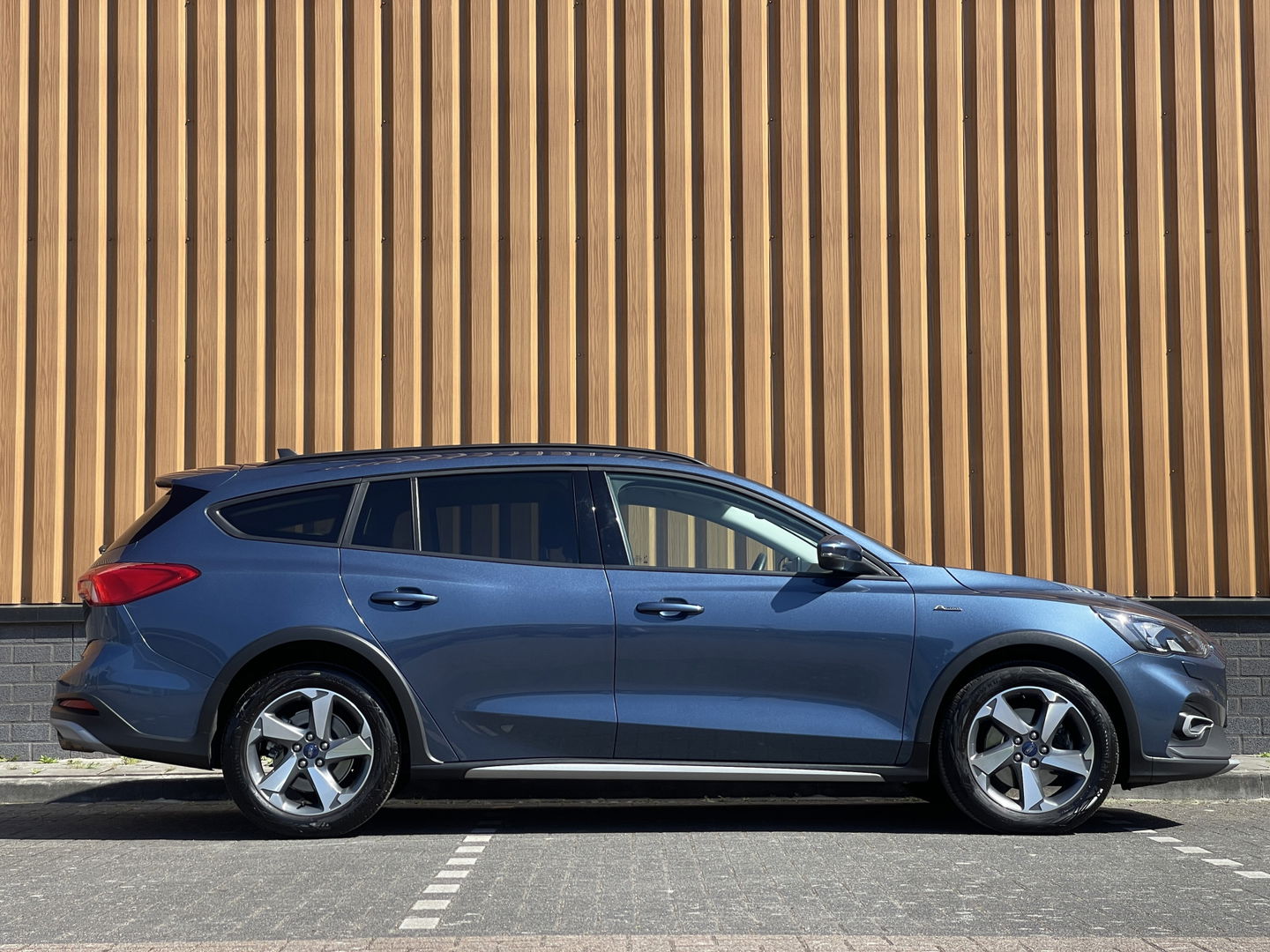 Ford Focus 1.0 EcoBoost Active Titanium X Business | Cruise Control | Achteruitrijcamera | Keyless Go/Entry | Parkeersensoren | Apple Carplay/Android Auto | DAB | Stuurverwarming | Stoelverwarming |