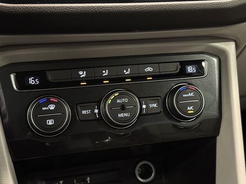 Volkswagen Tiguan 1.4 TSI ACT Comfortline Business | Adaptive Cruise Control | Parkeersensoren | Elektrische Achterklep | Lane Assist | DAB | Bluetooth | Stop&Go |