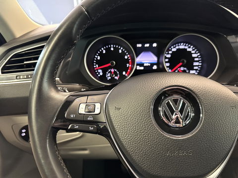 Volkswagen Tiguan 1.4 TSI ACT Comfortline Business | Adaptive Cruise Control | Parkeersensoren | Elektrische Achterklep | Lane Assist | DAB | Bluetooth | Stop&Go |