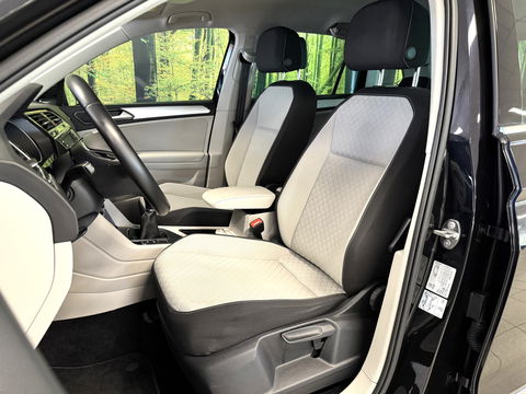 Volkswagen Tiguan 1.4 TSI ACT Comfortline Business | Adaptive Cruise Control | Parkeersensoren | Elektrische Achterklep | Lane Assist | DAB | Bluetooth | Stop&Go |