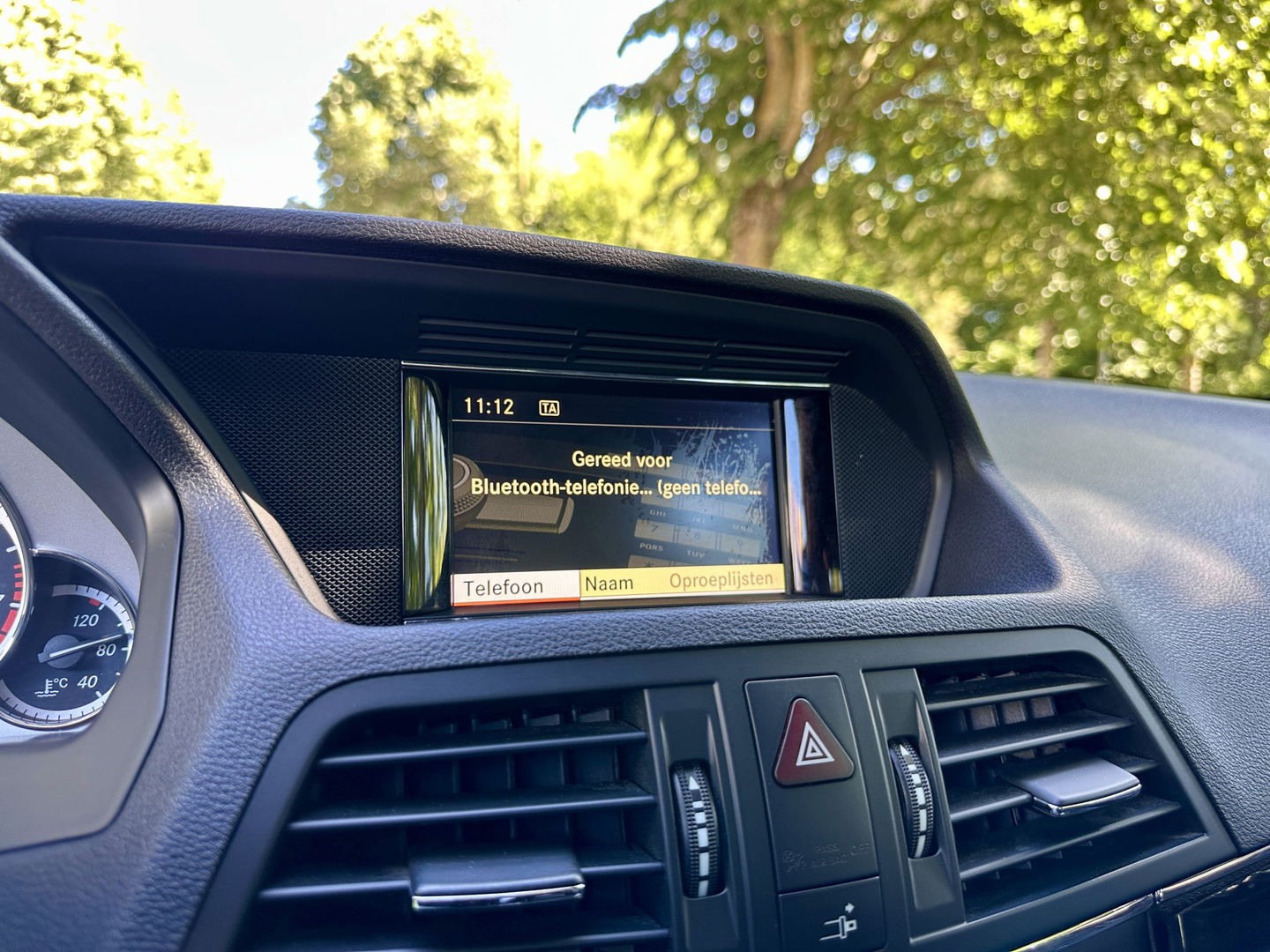 Mercedes-Benz E-Klasse Coupé 250 CGI Elegance | Parkeersensoren | Cruise Control | Stoelverwarming | 18" Lichtmetaal | Afn. Trekhaak | Elektrische Stoelen | Navigatie | Airconditioning |