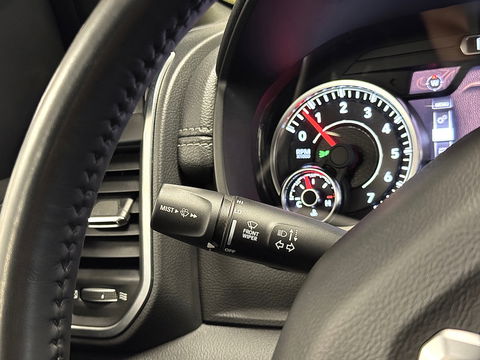 Dodge Ram 1500 5.7 V8 4x4 Crew Cab Laramie | Panoramadak | Apple Carplay | Android Auto | Side Step | 22" Lichtmetaal | Harman & Kardon | Trekhaak 3500 KG | Bullbar | Stoelverwarming / Ventilatie |