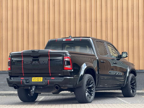 Dodge Ram 1500 5.7 V8 4x4 Crew Cab Laramie | Panoramadak | Apple Carplay | Android Auto | Side Step | 22" Lichtmetaal | Harman & Kardon | Trekhaak 3500 KG | Bullbar | Stoelverwarming / Ventilatie |