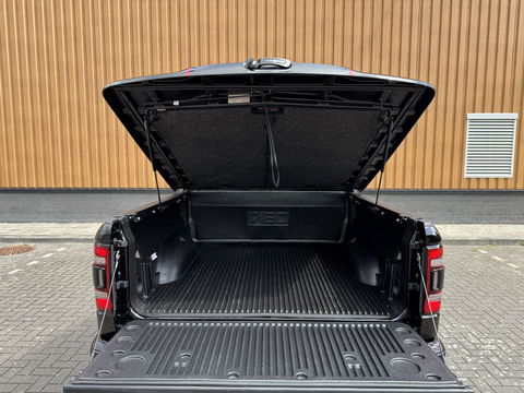 Dodge Ram 1500 5.7 V8 4x4 Crew Cab Laramie | Panoramadak | Apple Carplay | Android Auto | Side Step | 22" Lichtmetaal | Harman & Kardon | Trekhaak 3500 KG | Bullbar | Stoelverwarming / Ventilatie |