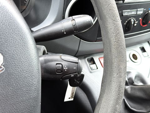 Peugeot Partner 120 1.6 HDi 75 L1 XR | 1e Eigenaar | 3 Persoons | Airconditioning | Parrot | Trekhaak | Elektrische Ramen | Elektrische Spiegels | USB | AUX |