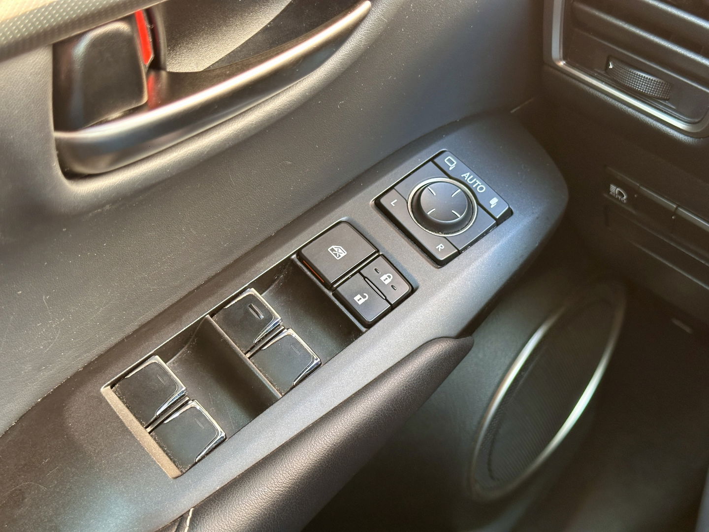 Lexus NX 300h AWD Luxury Line | Schuif/Kanteldak | Cruise Control | Achteruitrijcamera | Keyless Go/Entry | Apple Carplay/Android Auto | Parkeersensoren | DAB | Bluetooth | Stoelverwarming |
