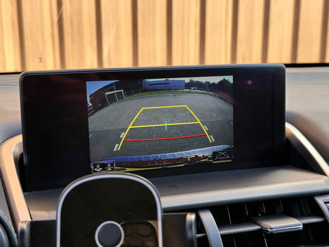 Lexus NX 300h AWD Luxury Line | Schuif/Kanteldak | Cruise Control | Achteruitrijcamera | Keyless Go/Entry | Apple Carplay/Android Auto | Parkeersensoren | DAB | Bluetooth | Stoelverwarming |