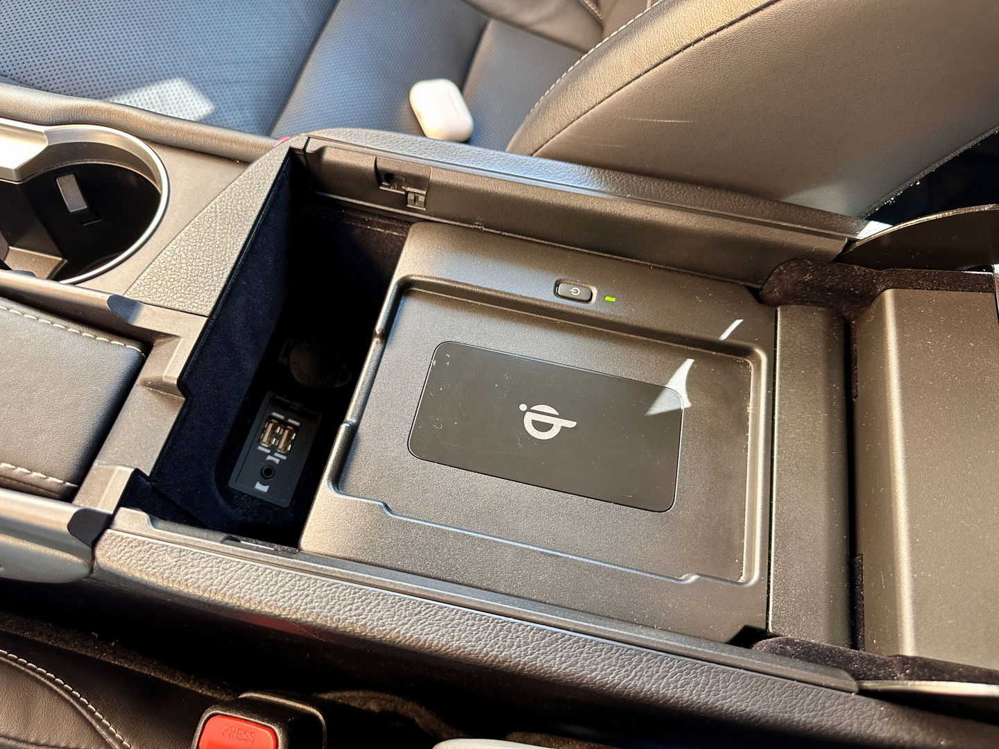 Lexus NX 300h AWD Luxury Line | Schuif/Kanteldak | Cruise Control | Achteruitrijcamera | Keyless Go/Entry | Apple Carplay/Android Auto | Parkeersensoren | DAB | Bluetooth | Stoelverwarming |