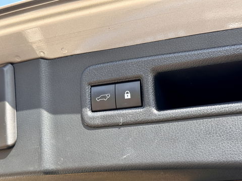 Lexus NX 300h AWD Luxury Line | Schuif/Kanteldak | Cruise Control | Achteruitrijcamera | Keyless Go/Entry | Apple Carplay/Android Auto | Parkeersensoren | DAB | Bluetooth | Stoelverwarming |