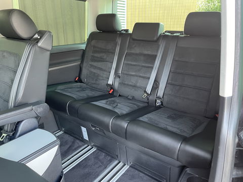 Volkswagen Transporter Multivan 2.0 TDI L1H1 4Motion Highline | 7 Persoons | Elektrische Schuifdeuren | Achteruitrijcamera | Adaptieve Cruise Control | Dodehoek Detector | Dynaudio | Apple Carplay/Android Auto | Stoelverwarming |