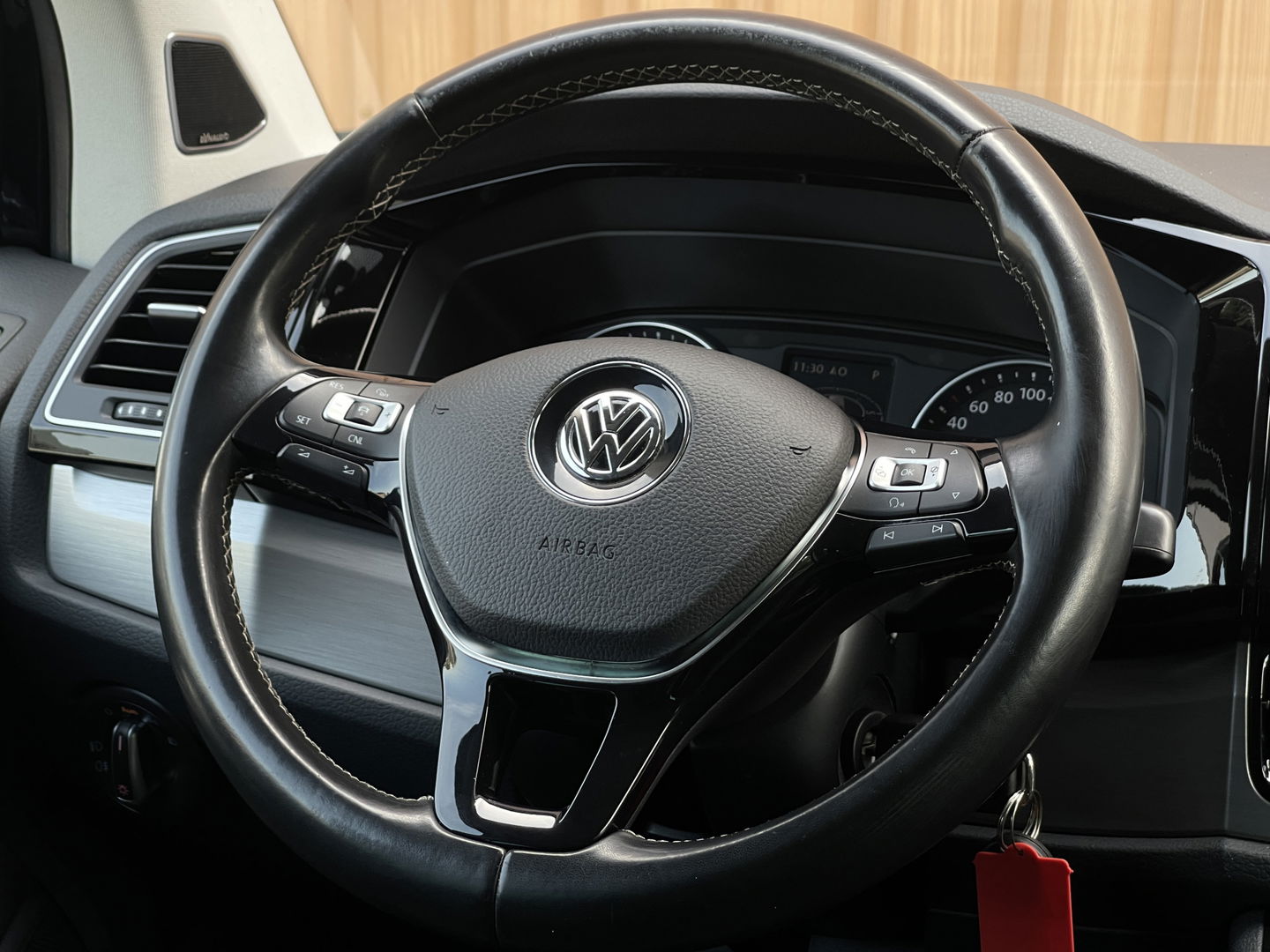 Volkswagen Transporter Multivan 2.0 TDI L1H1 4Motion Highline | 7 Persoons | Elektrische Schuifdeuren | Achteruitrijcamera | Adaptieve Cruise Control | Dodehoek Detector | Dynaudio | Apple Carplay/Android Auto | Stoelverwarming |