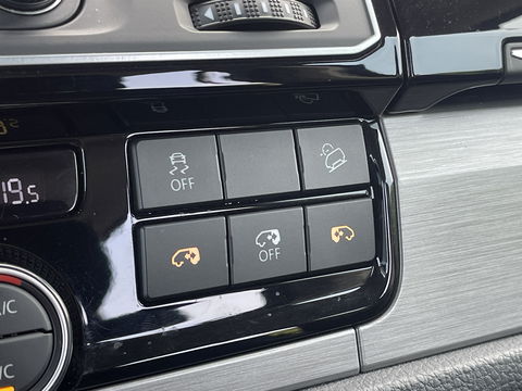 Volkswagen Transporter Multivan 2.0 TDI L1H1 4Motion Highline | 7 Persoons | Elektrische Schuifdeuren | Achteruitrijcamera | Adaptieve Cruise Control | Dodehoek Detector | Dynaudio | Apple Carplay/Android Auto | Stoelverwarming |