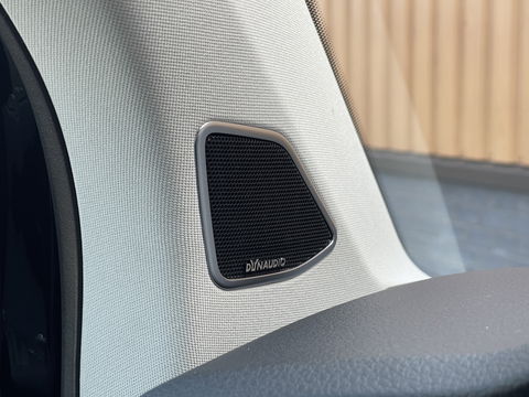 Volkswagen Transporter Multivan 2.0 TDI L1H1 4Motion Highline | 7 Persoons | Elektrische Schuifdeuren | Achteruitrijcamera | Adaptieve Cruise Control | Dodehoek Detector | Dynaudio | Apple Carplay/Android Auto | Stoelverwarming |