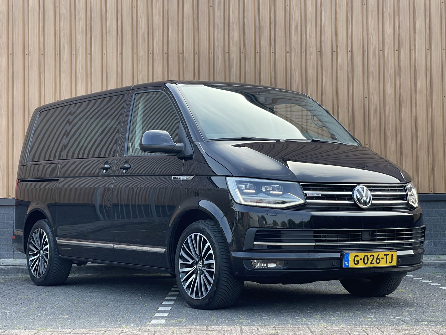 Volkswagen Transporter Multivan 2.0 TDI L1H1 4Motion Highline | 7 Persoons | Elektrische Schuifdeuren | Achteruitrijcamera | Adaptieve Cruise Control | Dodehoek Detector | Dynaudio | Apple Carplay/Android Auto | Stoelverwarming |