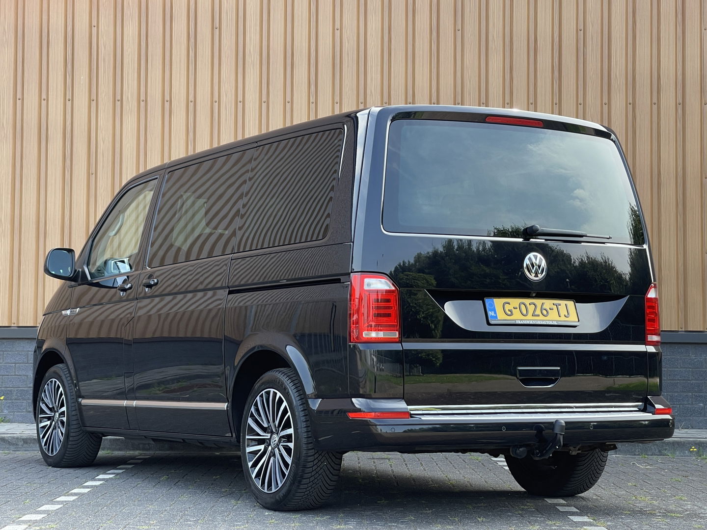 Volkswagen Transporter Multivan 2.0 TDI L1H1 4Motion Highline | 7 Persoons | Elektrische Schuifdeuren | Achteruitrijcamera | Adaptieve Cruise Control | Dodehoek Detector | Dynaudio | Apple Carplay/Android Auto | Stoelverwarming |