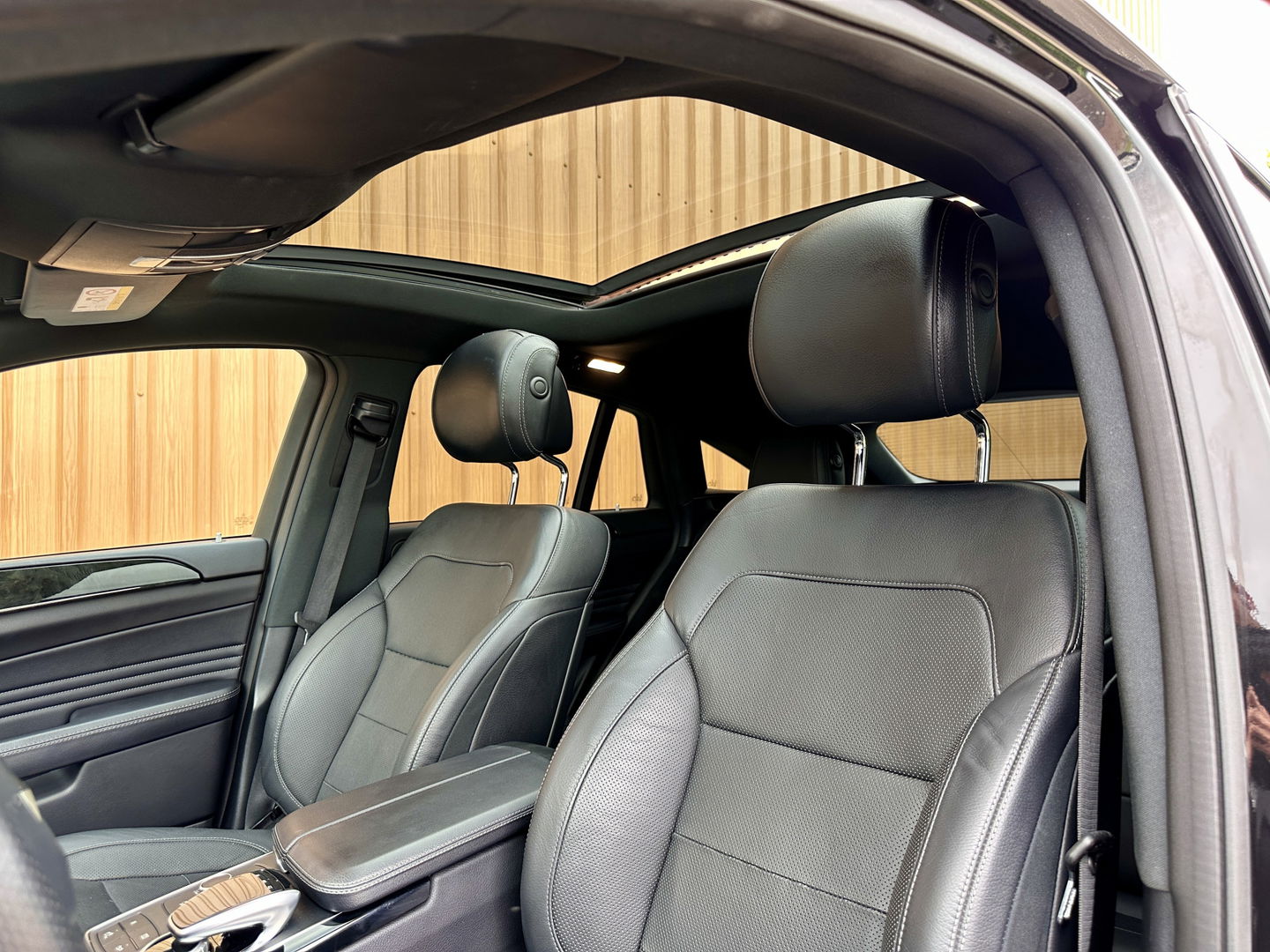 Mercedes-Benz GLE Coupé AMG 43 4MATIC | 360° Camera | Schuif/Kanteldak | Elektrisch Wegklapbare Trekhaak | Adaptieve Cruise Control | Memory & Masage Voorstoelen | Harman Kardon | Stoel- Verwarming & Verkoeling |