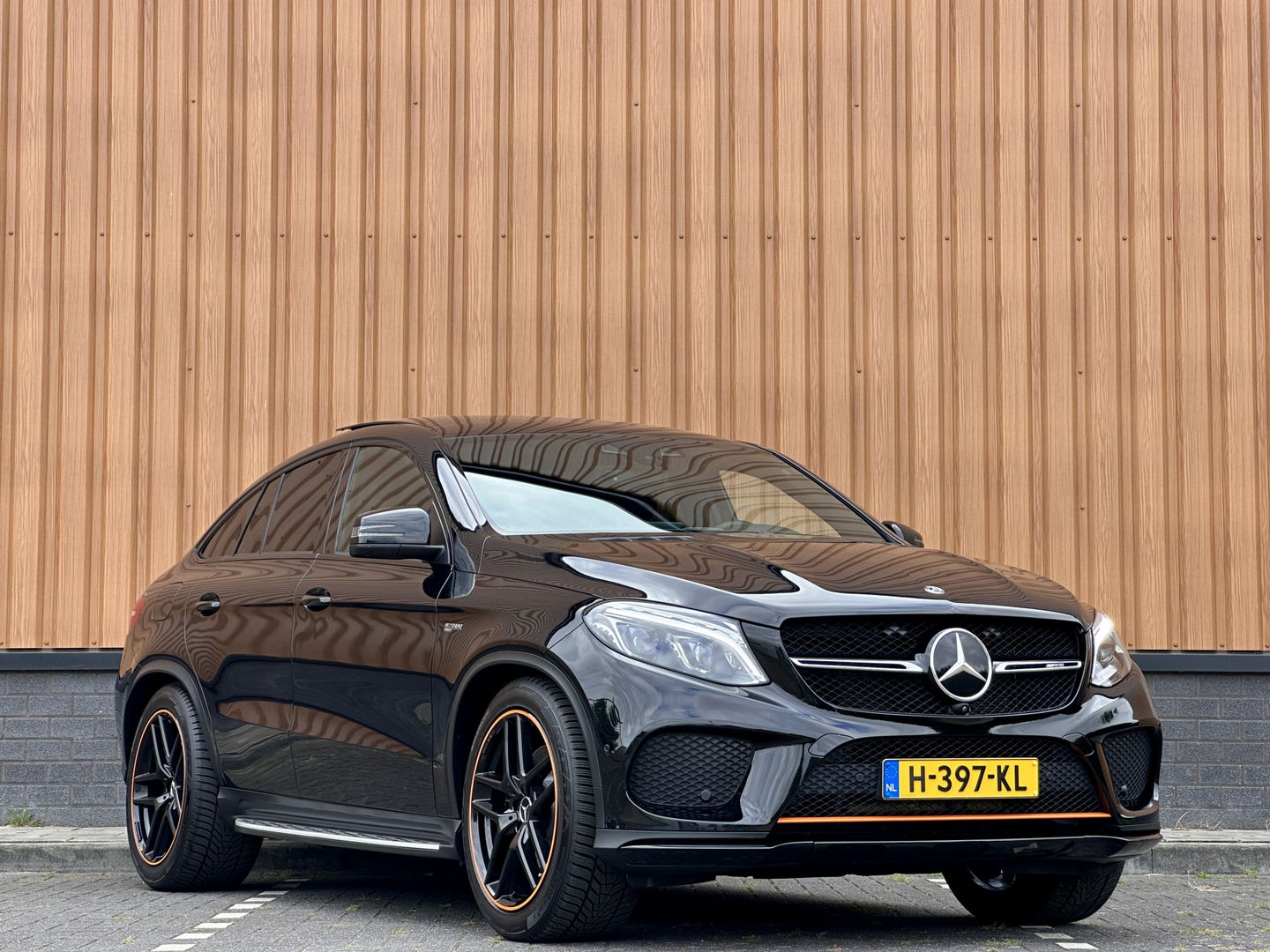 Mercedes-Benz GLE Coupé AMG 43 4MATIC | 360° Camera | Schuif/Kanteldak | Elektrisch Wegklapbare Trekhaak | Adaptieve Cruise Control | Memory & Masage Voorstoelen | Harman Kardon | Stoel- Verwarming & Verkoeling |