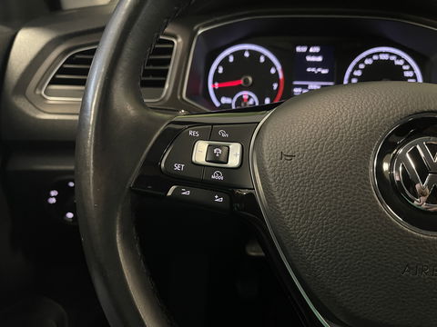 Volkswagen T-Roc 1.0 TSI Style | Trekhaak | Adaptieve Cruise Control | Parkeersensoren | Apple Carplay/Android Auto | Lane Assist | Navigatie | DAB | Airconditioning |