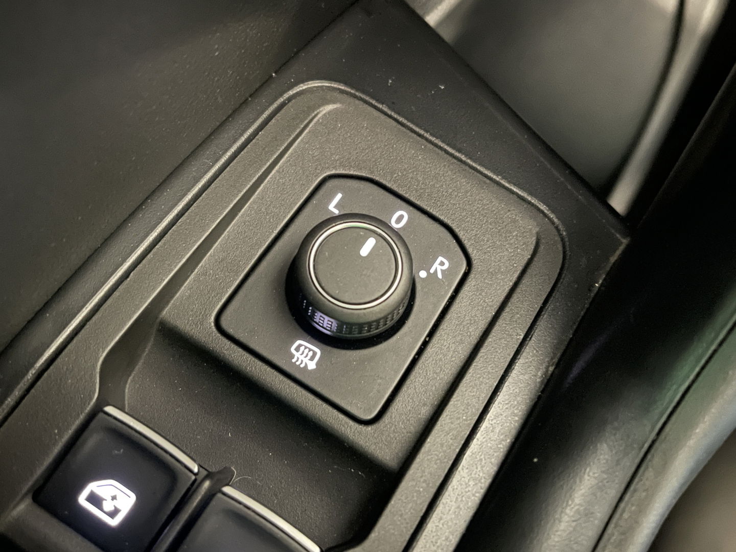 Volkswagen T-Roc 1.0 TSI Style | Trekhaak | Adaptieve Cruise Control | Parkeersensoren | Apple Carplay/Android Auto | Lane Assist | Navigatie | DAB | Airconditioning |