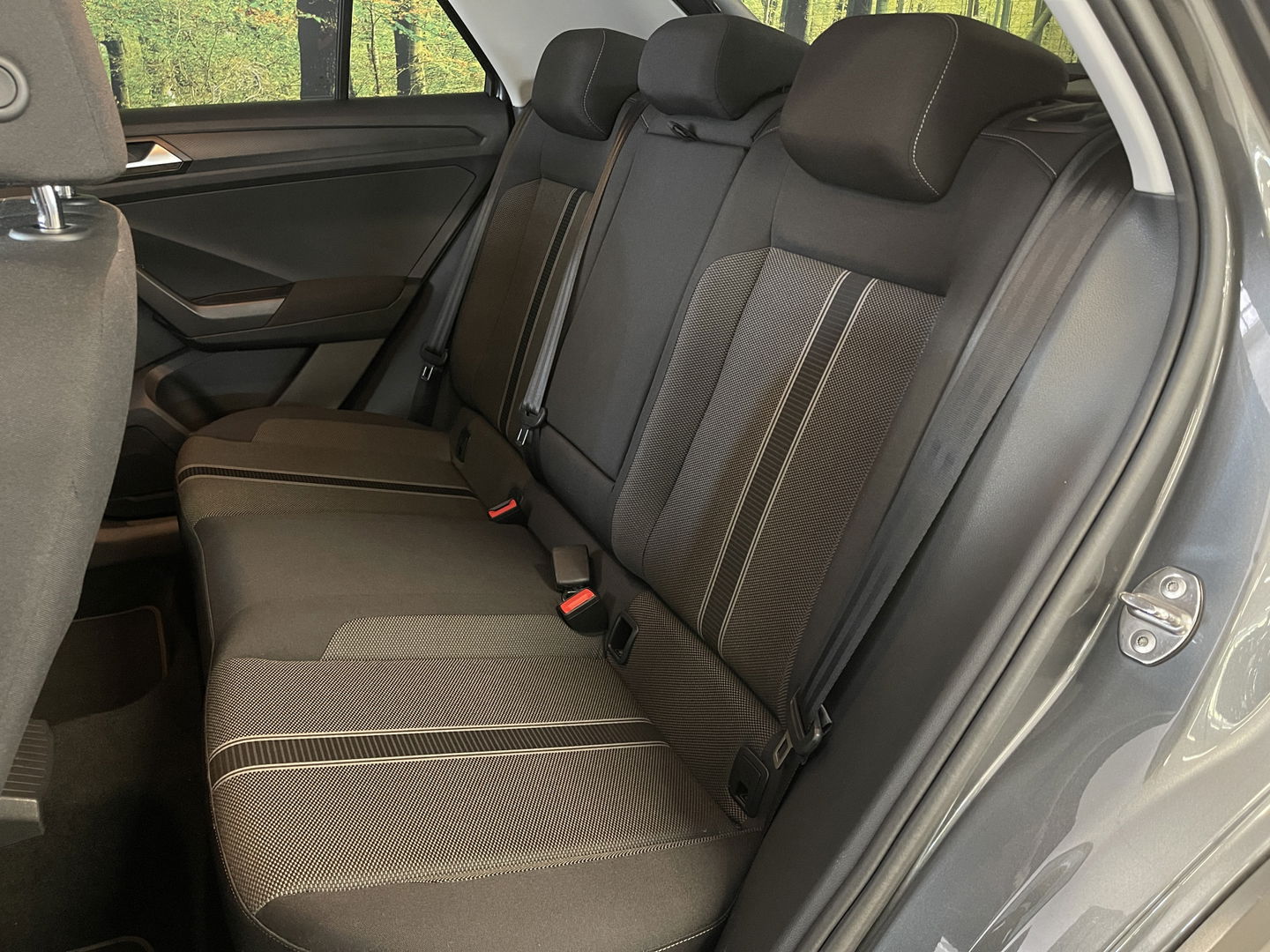 Volkswagen T-Roc 1.0 TSI Style | Trekhaak | Adaptieve Cruise Control | Parkeersensoren | Apple Carplay/Android Auto | Lane Assist | Navigatie | DAB | Airconditioning |