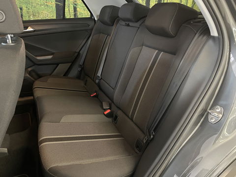 Volkswagen T-Roc 1.0 TSI Style | Trekhaak | Adaptieve Cruise Control | Parkeersensoren | Apple Carplay/Android Auto | Lane Assist | Navigatie | DAB | Airconditioning |