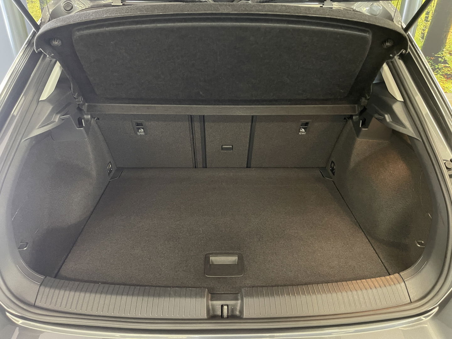 Volkswagen T-Roc 1.0 TSI Style | Trekhaak | Adaptieve Cruise Control | Parkeersensoren | Apple Carplay/Android Auto | Lane Assist | Navigatie | DAB | Airconditioning |