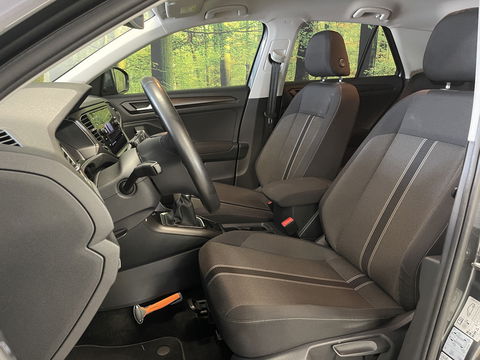 Volkswagen T-Roc 1.0 TSI Style | Trekhaak | Adaptieve Cruise Control | Parkeersensoren | Apple Carplay/Android Auto | Lane Assist | Navigatie | DAB | Airconditioning |