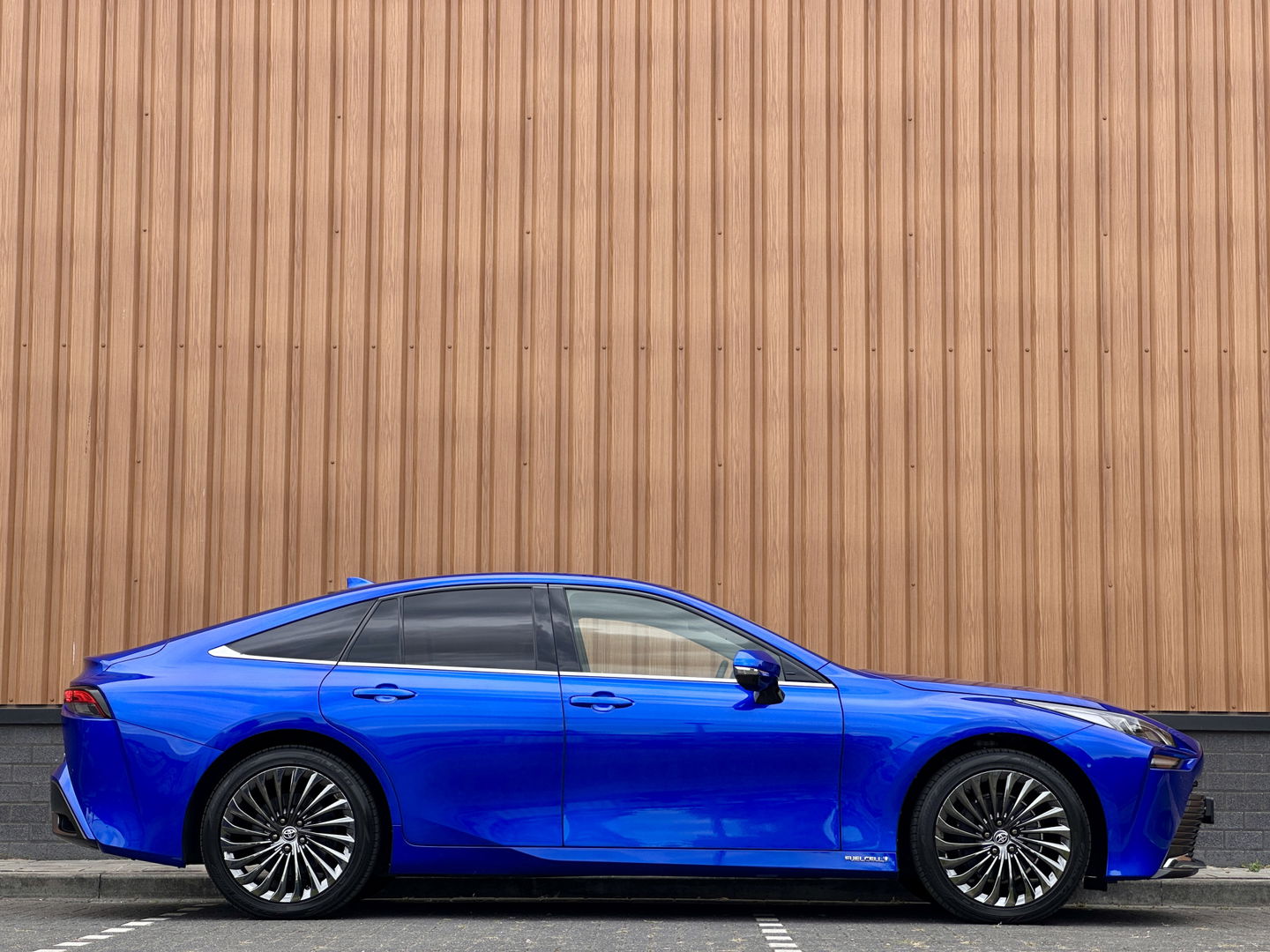 Toyota Mirai Prestige | 360° Camera | Cruise Control | Keyless Go/Entry | JBL | Stoelverwarming | Stoelventilatie | Dodehoek Detectie | Lane Assist | Apple Carplay / Android Auto |