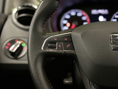 SEAT Ibiza 1.0 EcoTSI FR Connect | Automaat! | Parkeersensoren | Panoramadak | Achteruitrijcamera | Apple Carplay | Android Auto | Stoelverwarming