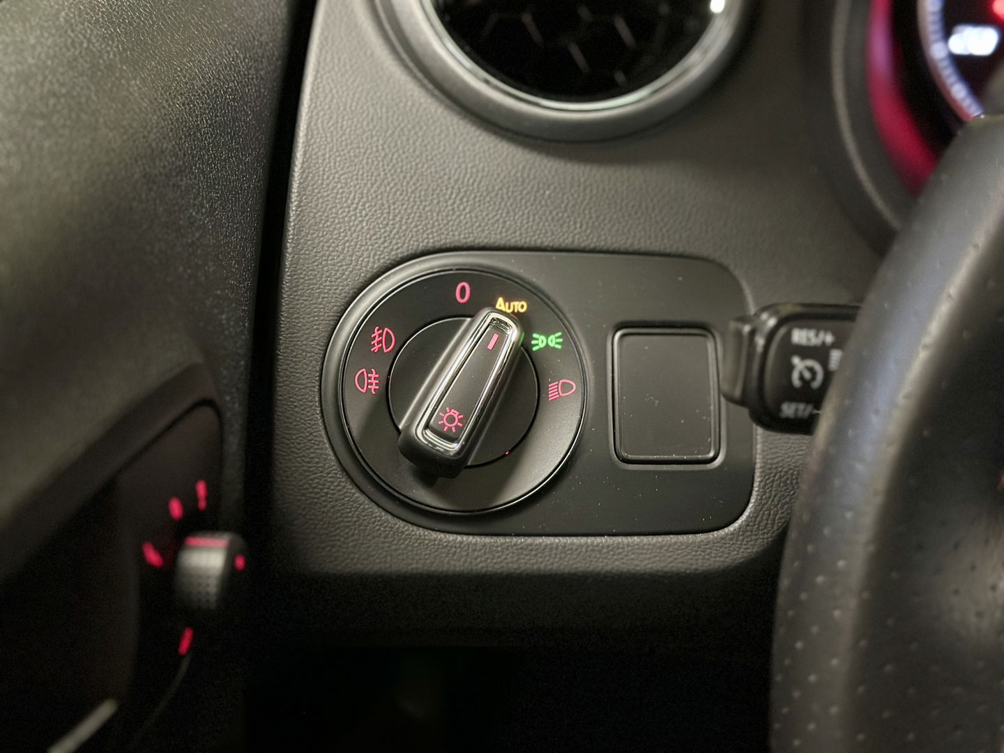 SEAT Ibiza 1.0 EcoTSI FR Connect | Automaat! | Parkeersensoren | Panoramadak | Achteruitrijcamera | Apple Carplay | Android Auto | Stoelverwarming