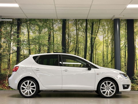 SEAT Ibiza 1.0 EcoTSI FR Connect | Automaat! | Parkeersensoren | Panoramadak | Achteruitrijcamera | Apple Carplay | Android Auto | Stoelverwarming