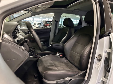 SEAT Ibiza 1.0 EcoTSI FR Connect | Automaat! | Parkeersensoren | Panoramadak | Achteruitrijcamera | Apple Carplay | Android Auto | Stoelverwarming
