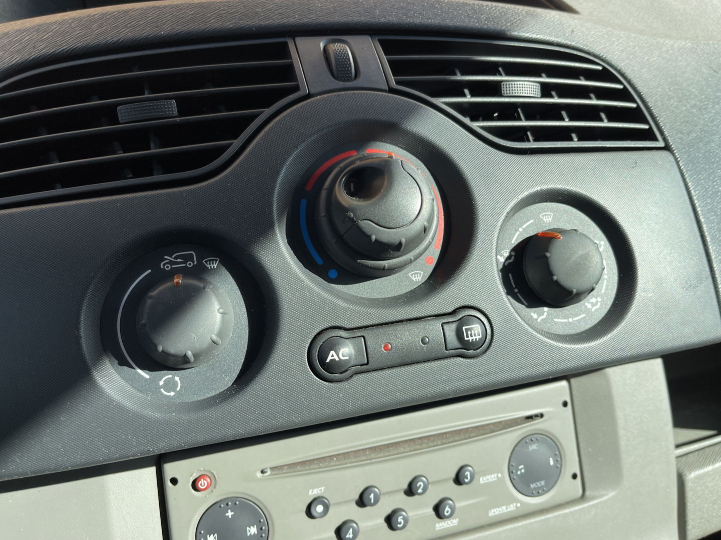 Renault Kangoo Family 1.5 dCi Expression | 2x Schuifdeuren | 5 Zitplaatsen | Airconditioning | Radio/Cd | Origineel Nederlands | Cruise Control | Trekhaak |