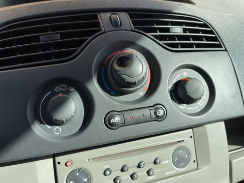 Renault Kangoo Family 1.5 dCi Expression | 2x Schuifdeuren | 5 Zitplaatsen | Airconditioning | Radio/Cd | Origineel Nederlands | Cruise Control | Trekhaak |