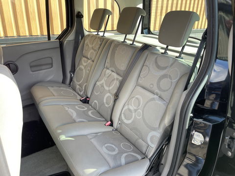 Renault Kangoo Family 1.5 dCi Expression | 2x Schuifdeuren | 5 Zitplaatsen | Airconditioning | Radio/Cd | Origineel Nederlands | Cruise Control | Trekhaak |