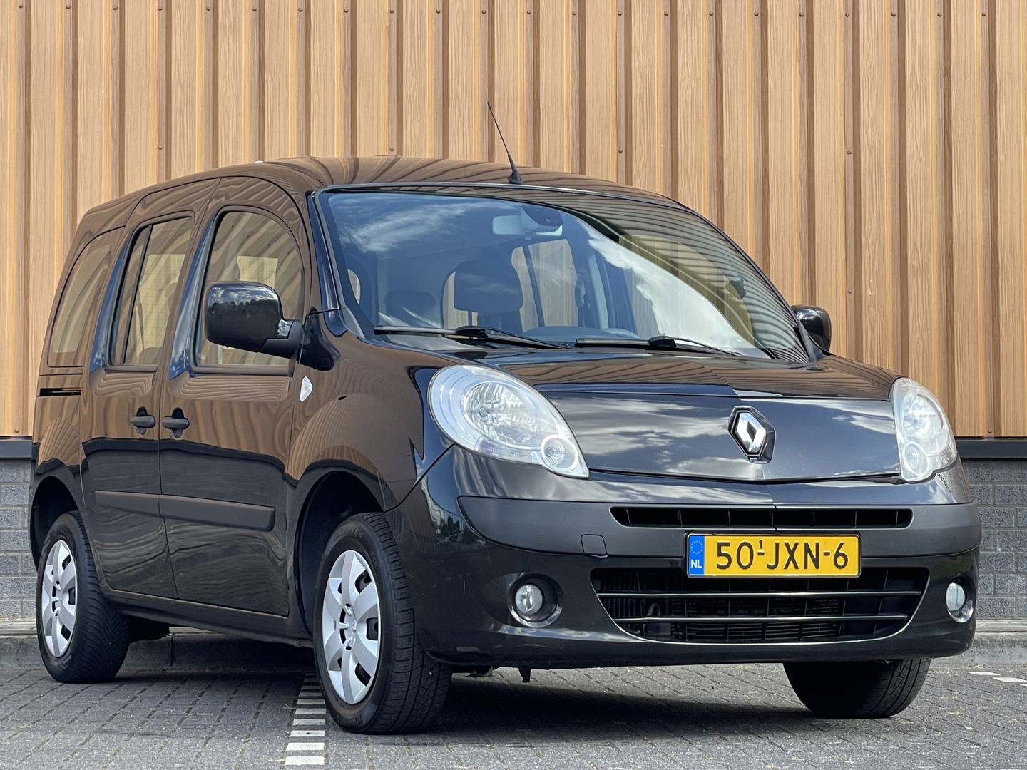 Renault Kangoo Family 1.5 dCi Expression | 2x Schuifdeuren | 5 Zitplaatsen | Airconditioning | Radio/Cd | Origineel Nederlands | Cruise Control | Trekhaak |