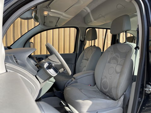 Renault Kangoo Family 1.5 dCi Expression | 2x Schuifdeuren | 5 Zitplaatsen | Airconditioning | Radio/Cd | Origineel Nederlands | Cruise Control | Trekhaak |