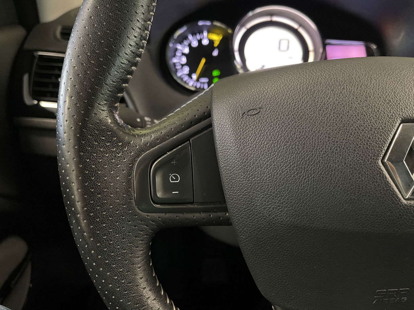 Renault Mégane 1.2 TCe Bose | Origineel Nederlands | Airconditioning | Lichtmetaal 17'' | Radio\Cd | Bose Audio | Bluetooth | Navigatie |