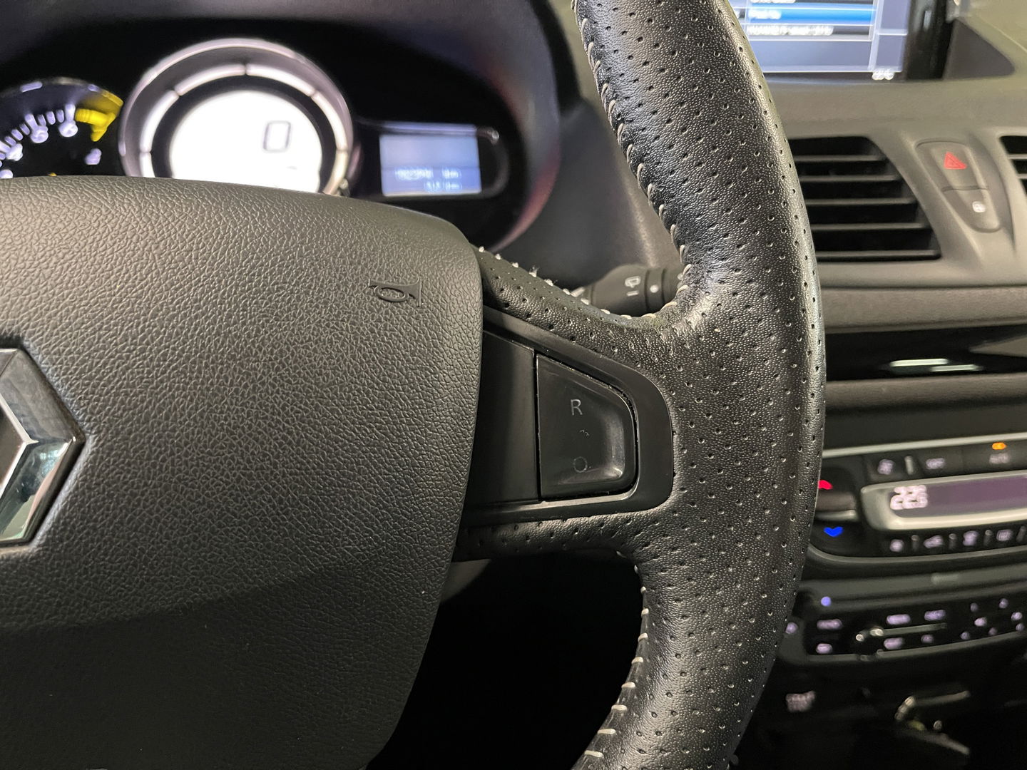 Renault Mégane 1.2 TCe Bose | Origineel Nederlands | Airconditioning | Lichtmetaal 17'' | Radio\Cd | Bose Audio | Bluetooth | Navigatie |
