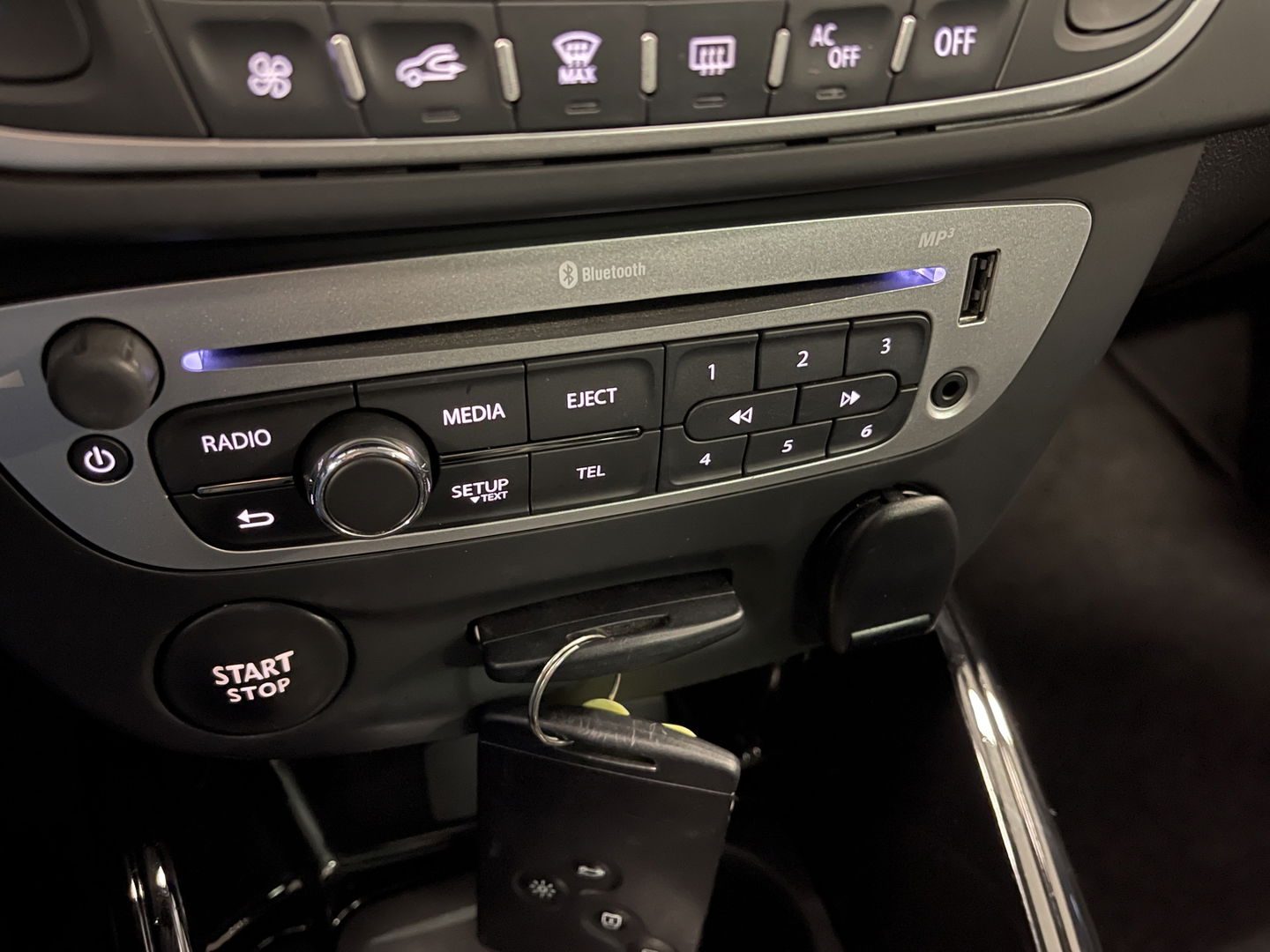 Renault Mégane 1.2 TCe Bose | Origineel Nederlands | Airconditioning | Lichtmetaal 17'' | Radio\Cd | Bose Audio | Bluetooth | Navigatie |