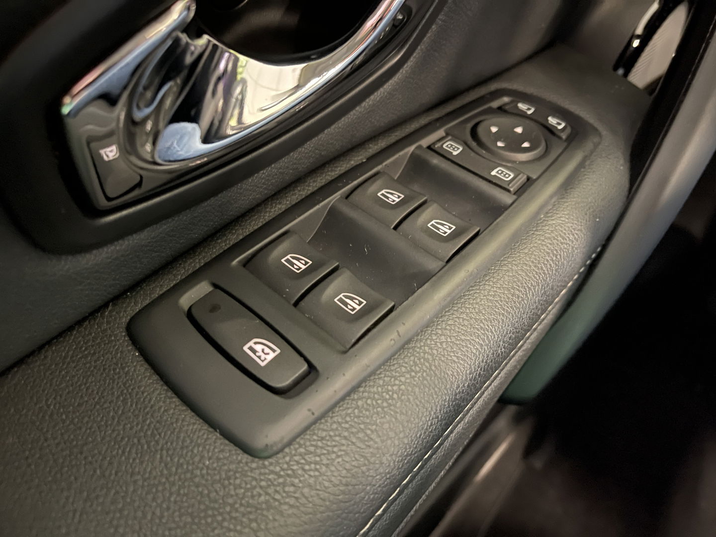 Renault Mégane 1.2 TCe Bose | Origineel Nederlands | Airconditioning | Lichtmetaal 17'' | Radio\Cd | Bose Audio | Bluetooth | Navigatie |