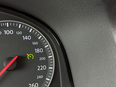 Volkswagen Touran 2.0-16V FSI Trendline | Trekhaak | Cruise Control | Parkeersensoren Achter | Airconditioning | Radio/CD-Speler | Isofix | Elektrische Ramen |