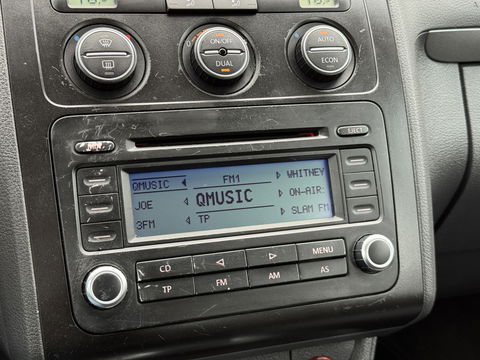 Volkswagen Touran 2.0-16V FSI Trendline | Trekhaak | Cruise Control | Parkeersensoren Achter | Airconditioning | Radio/CD-Speler | Isofix | Elektrische Ramen |